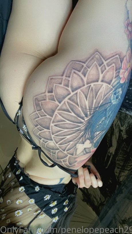 feet milf onlyfans art naked photo