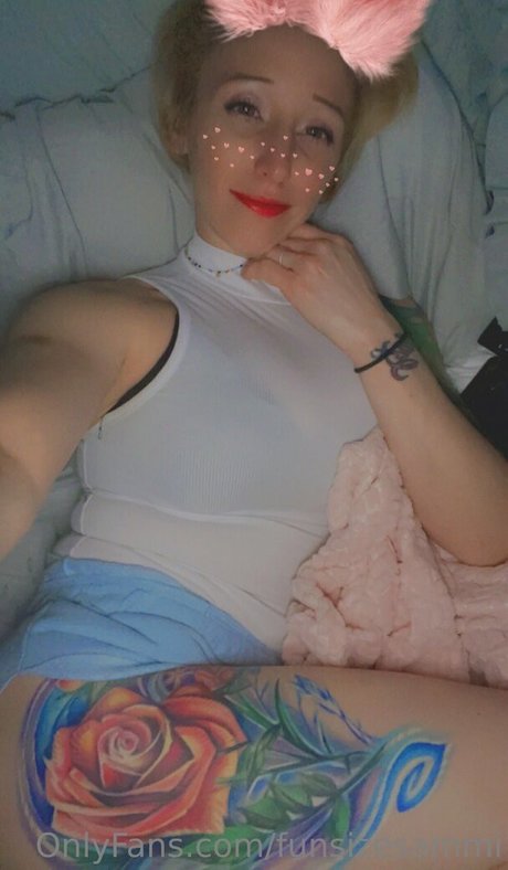 funsizesammi sexy star photo