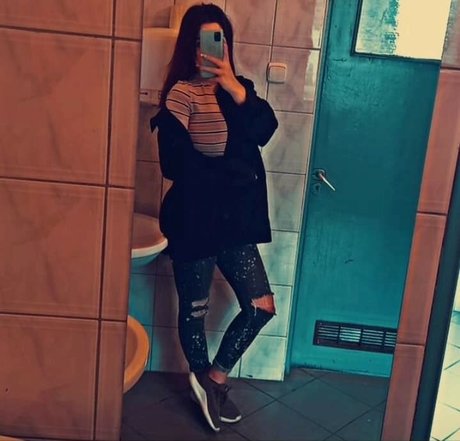 Wiktoria Bystron pornographic model photos