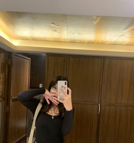 sir3ngf naked pornstar image