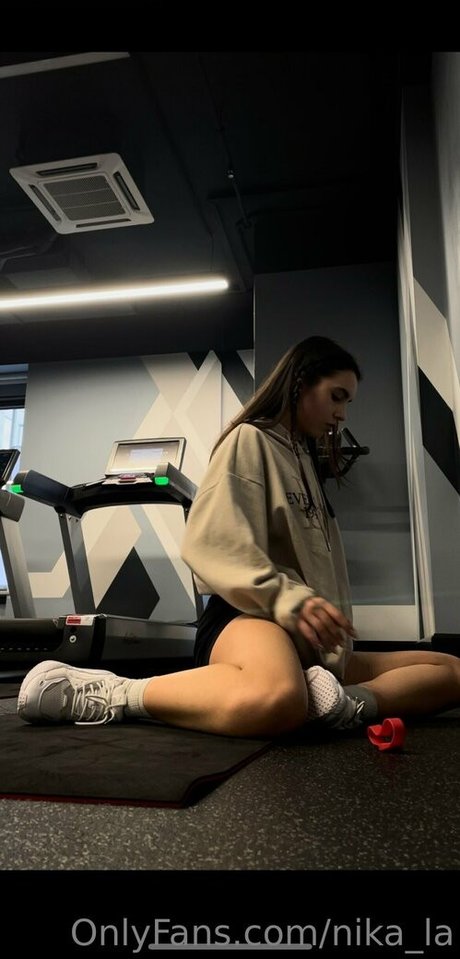 nika la high quality actress pictures