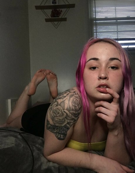 LolaxPeach nice pornstar img