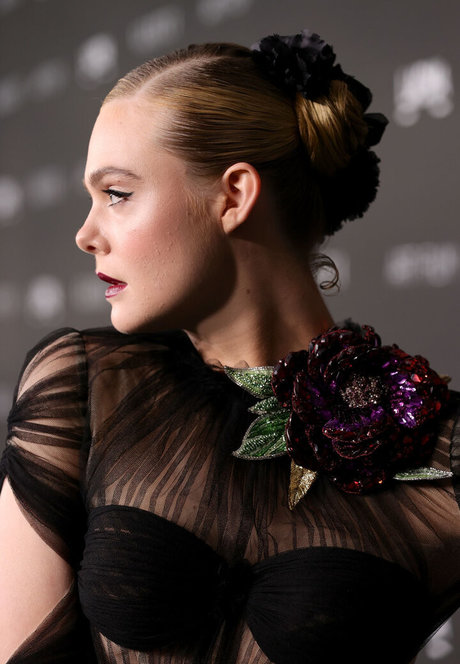 Elle Fanning nudes actress gallery