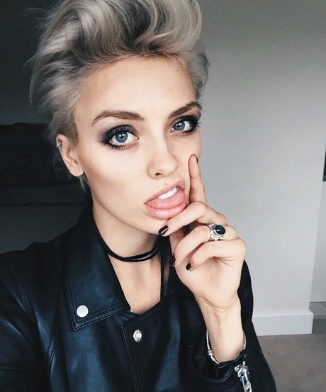 Wallis Day exclusive pornstar img