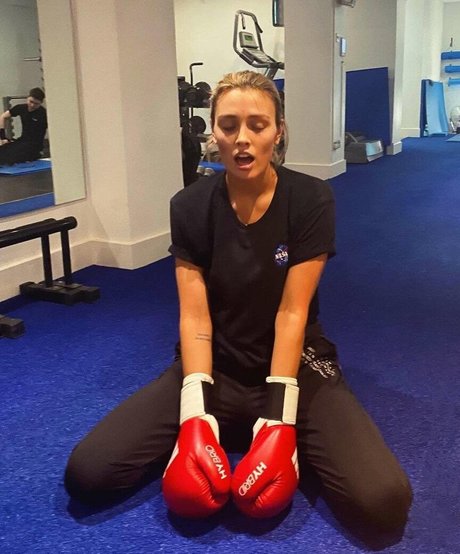 Wallis Day star erotic image