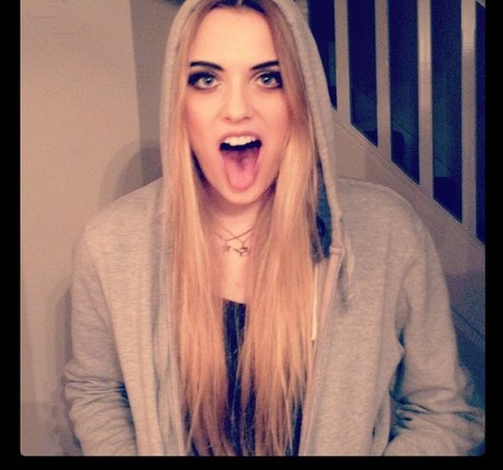 Wallis Day nude pornstar img