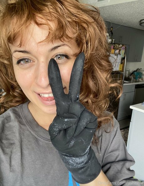 ashennf erotic model pic