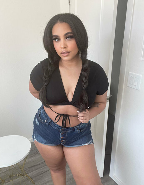 livinwithloren hd actress pictures