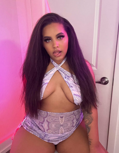 livinwithloren xxx model pictures