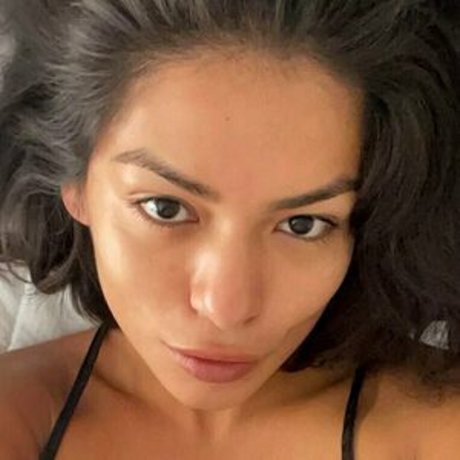 BeautyWithTrinity model art img