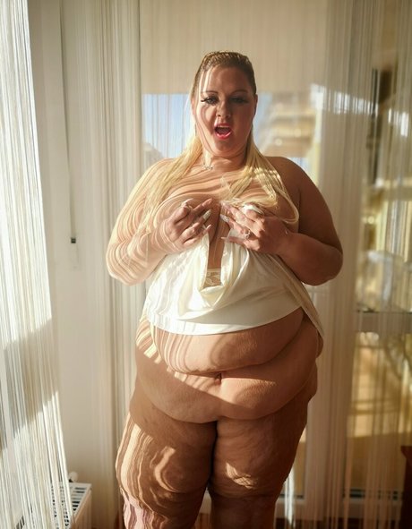 curvy shemale onlyfans pornographic pictures