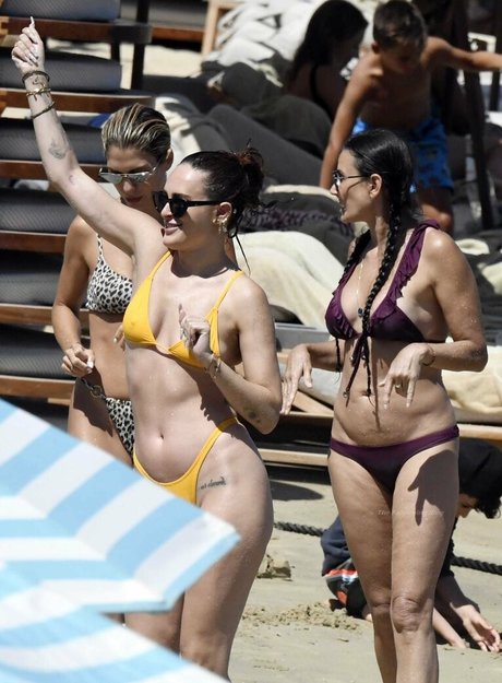 hairy legs onlyfans free nude gallery