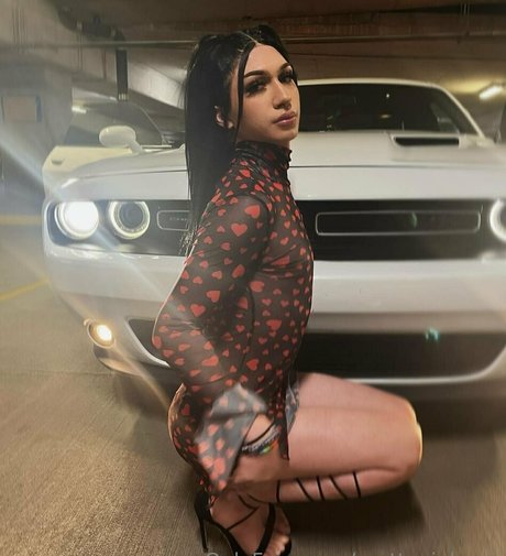 prettypinkuziii model exclusive images