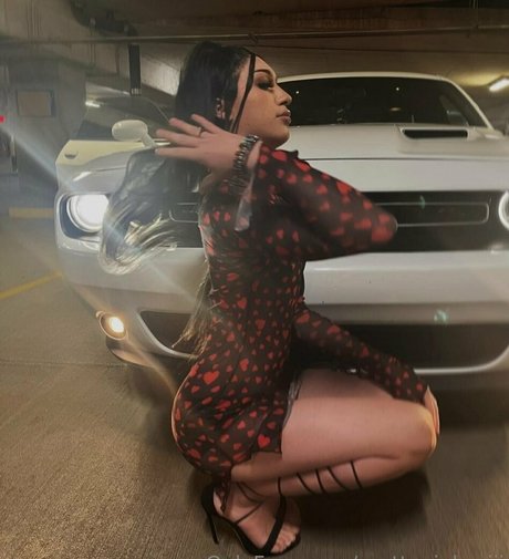 prettypinkuziii model porn photos