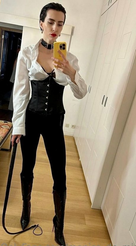 monica de mistress nice actress gallery