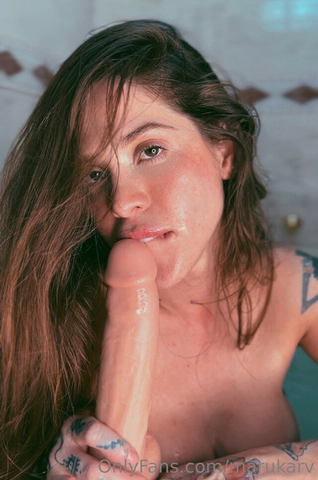 curvy girl onlyfans pornographic photos