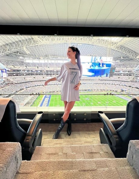 sexy brunette onlyfans porn pics