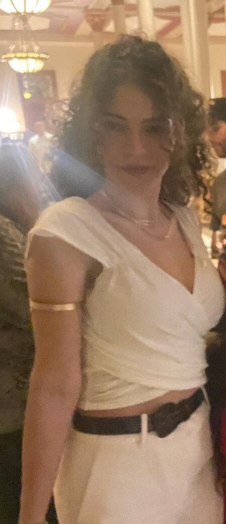 busty mom onlyfans exclusive images