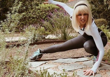 cute babe onlyfans top image