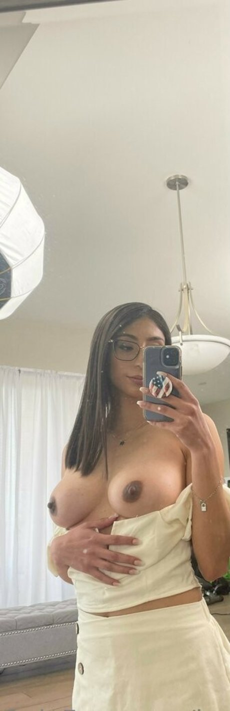 Sona Bella model pic