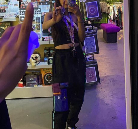 Sona Bella xxx model photo