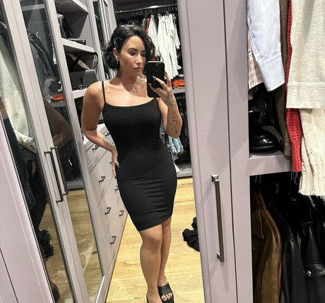 Demi Lovato art model img