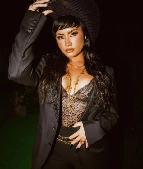Demi Lovato pornstar hd picture