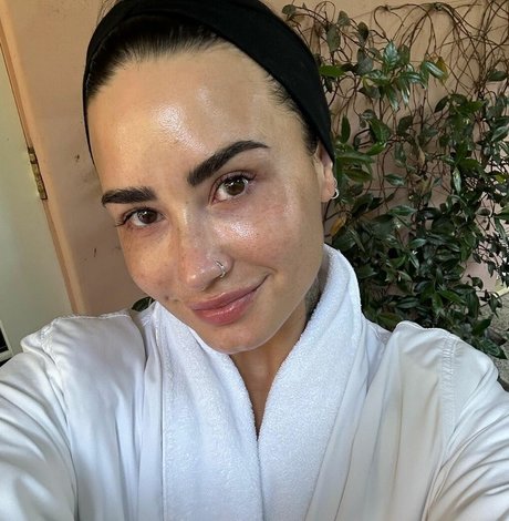 Demi Lovato star img