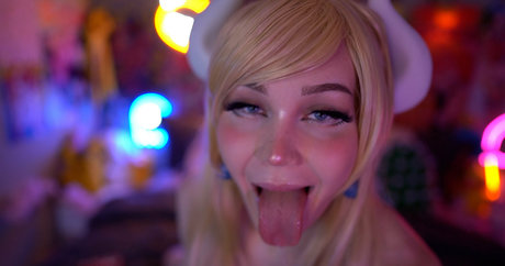 Blondelashes19 hot model pictures