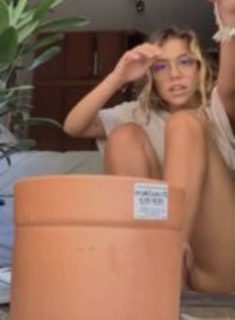 Bruna Carvalho model erotic image