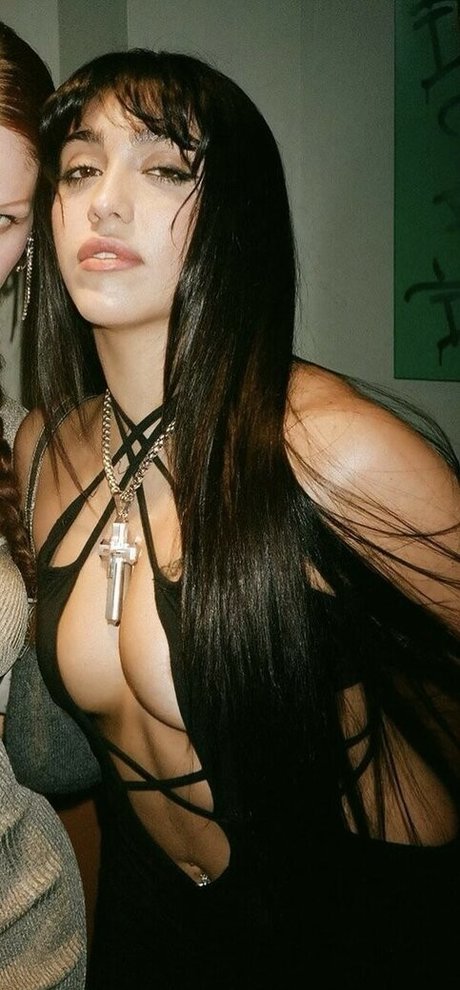 Lourdes Leon free pornstar galleries