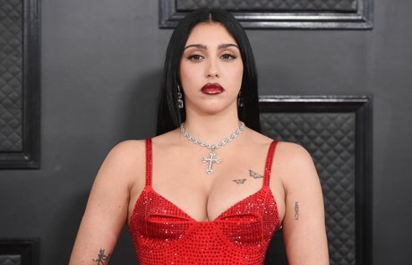 Lourdes Leon star nude archive