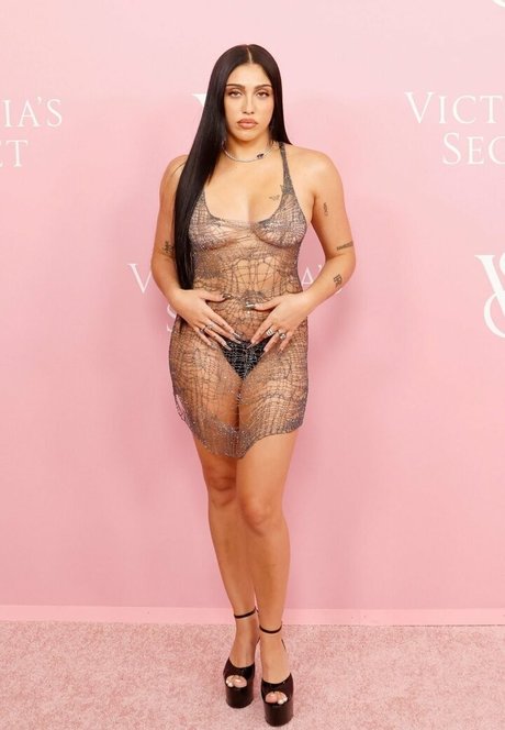 Lourdes Leon pornstar naked images