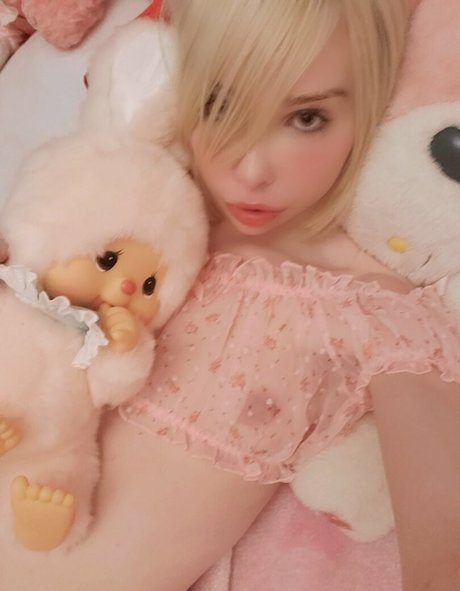 Sarina Valentina pretty actress gallery