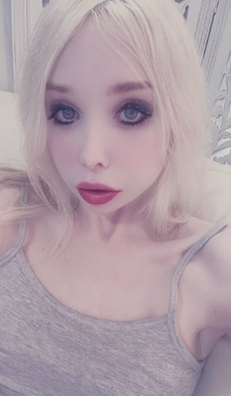 Sarina Valentina star art image