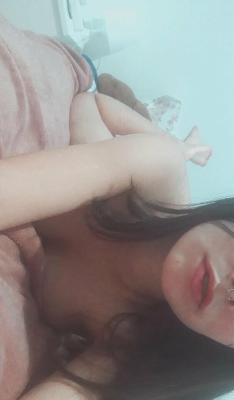 MonroeBeaBr model porn image