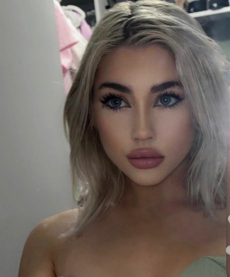 horny girls onlyfans porn image