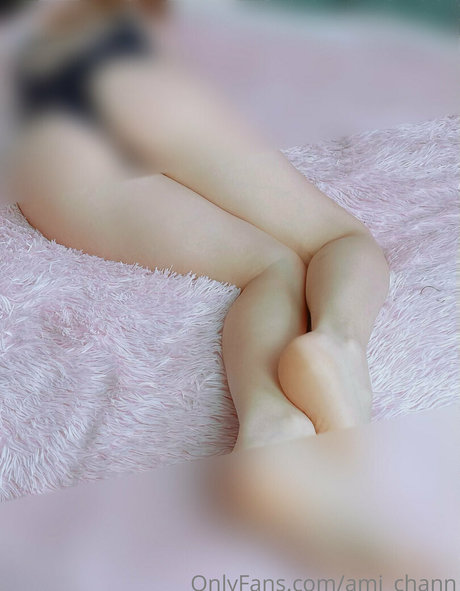 ami chii naked model images