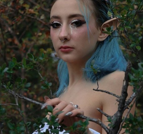 teen young onlyfans pornographic image