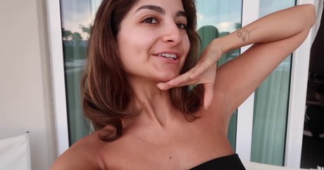 mature squirt onlyfans naked pic