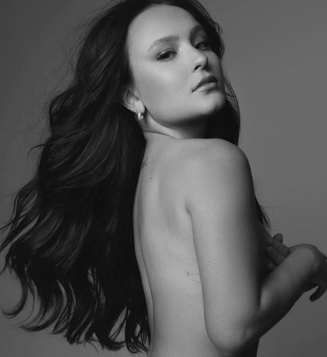 porn star onlyfans top image