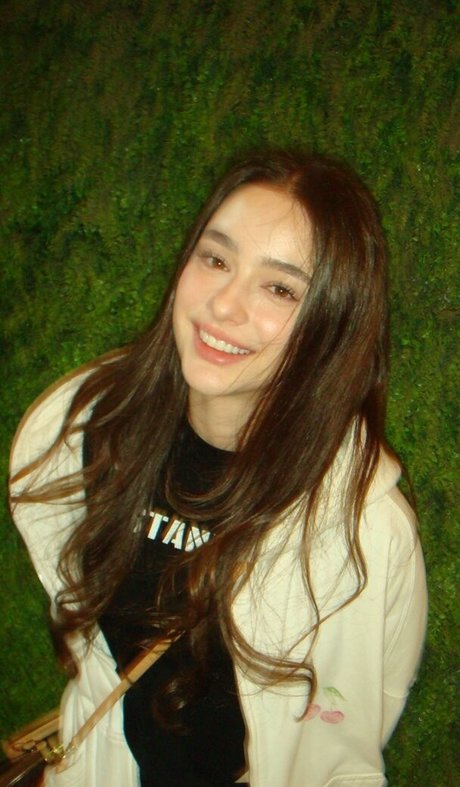 Dasha Taran pornstar high quality picture