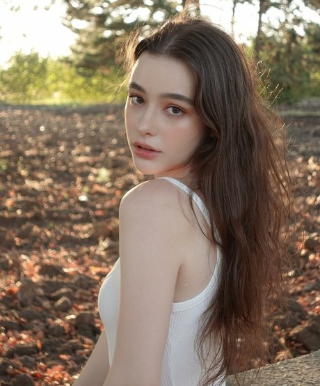 Dasha Taran art model pic
