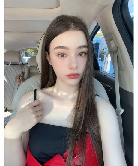 Dasha Taran pornstar exclusive pics