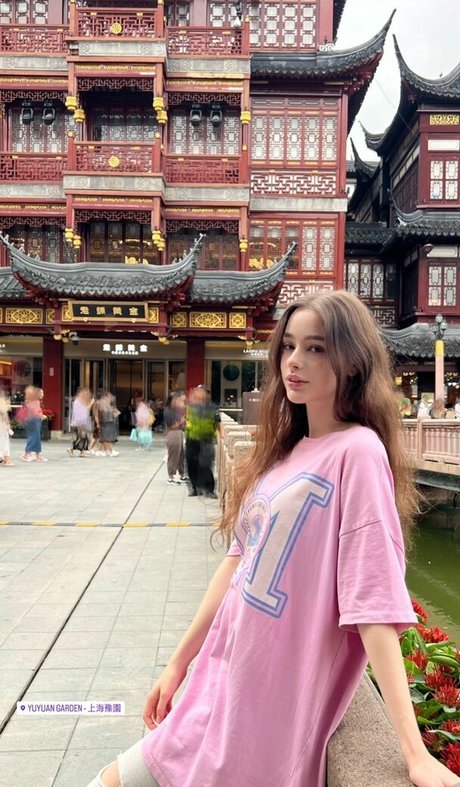 Dasha Taran sexy star photos