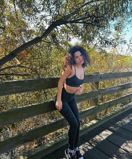 Gabriella Saraivah model perfect pics