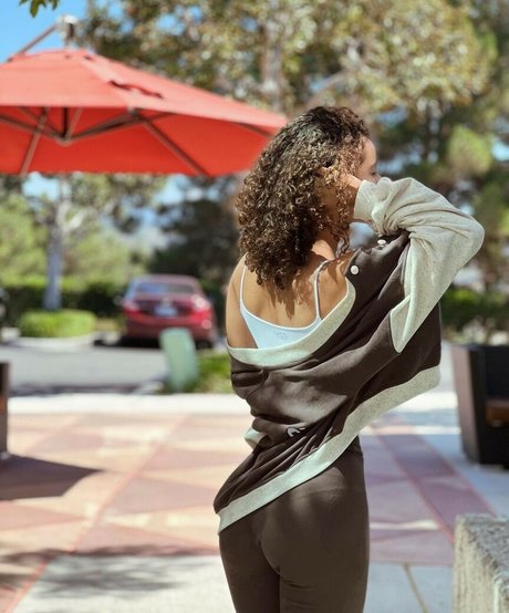 Gabriella Saraivah perfect model img