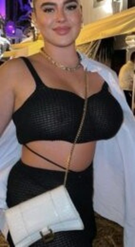 Kalani Hilliker star free pics