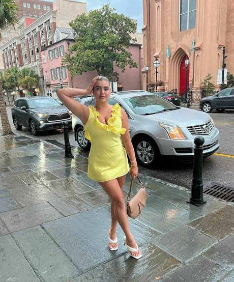 Kalani Hilliker nudes model img