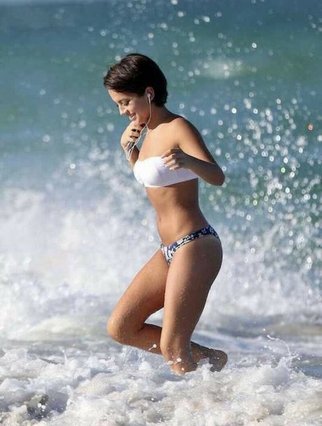 Isabela Merced nice star pictures